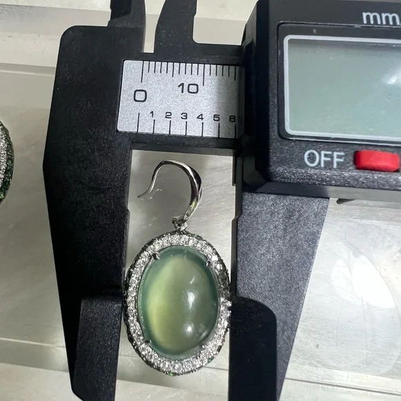 Vintage 18K white gold, Prehnite & Diamond.🤍💚 - Picture 12 of 16